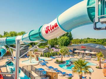 Camping pour 6 personnes, avec terrasse ainsi que jacuzzi et bassin pour enfant, animaux acceptés aux Les Sables-d'Olonne