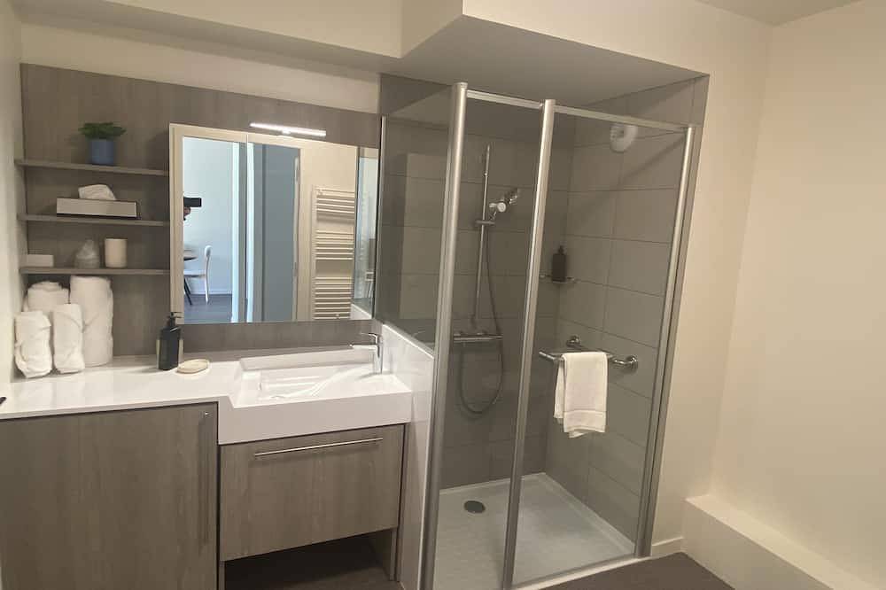 Appartement entier, Appartement T3 avec deux chambres in Moulins, Allier