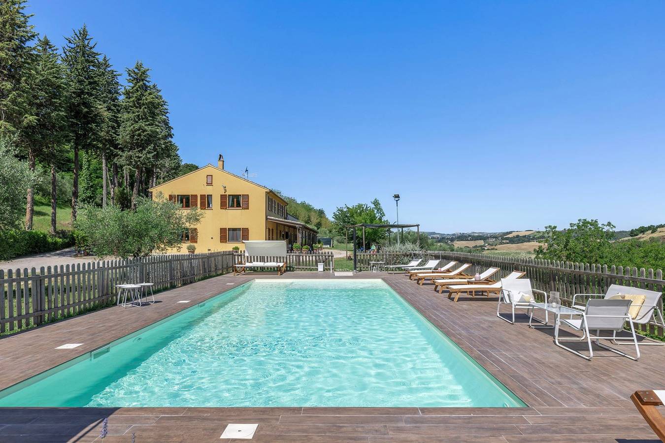 Villa Collevento in Ponzano di Fermo, Provincia di Fermo
