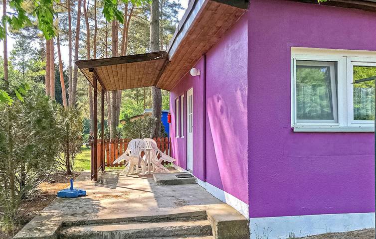 Gemütliches Appartement mit Terrasse, Parkplatz & WiFi, Nähe Fluss & Seen in Rheinsberger See, Rheinsberg