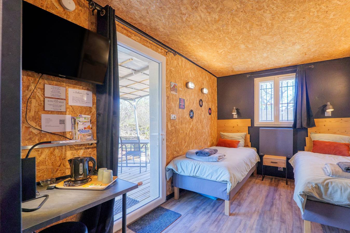 Gastenkamer '315' met bergzicht, privé verwarmd zwembad en wifi, foto 9