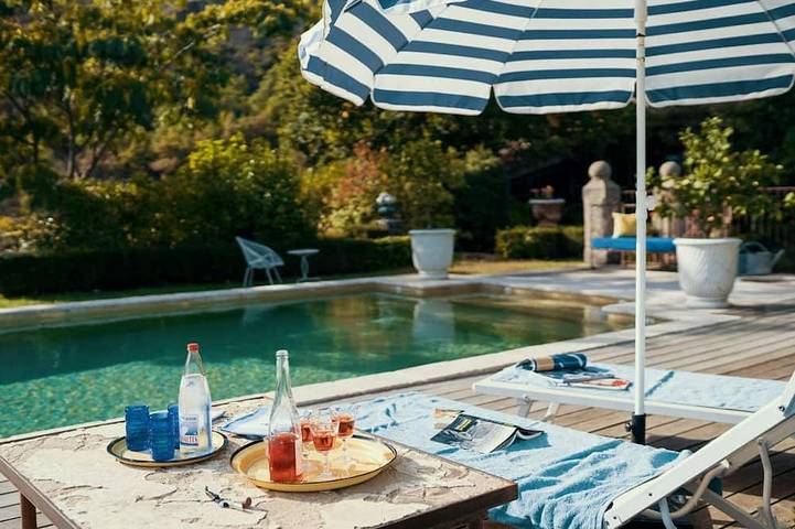 Gîte pour 14 personnes, avec Jardin et Piscine à Rochessauve