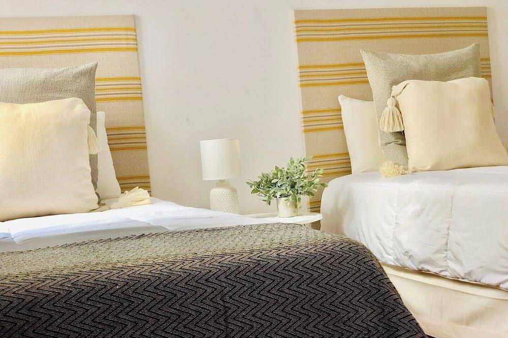 Entire apartment, Canaryislandshost l Surf Lanzarote in Famara Beach, Teguise