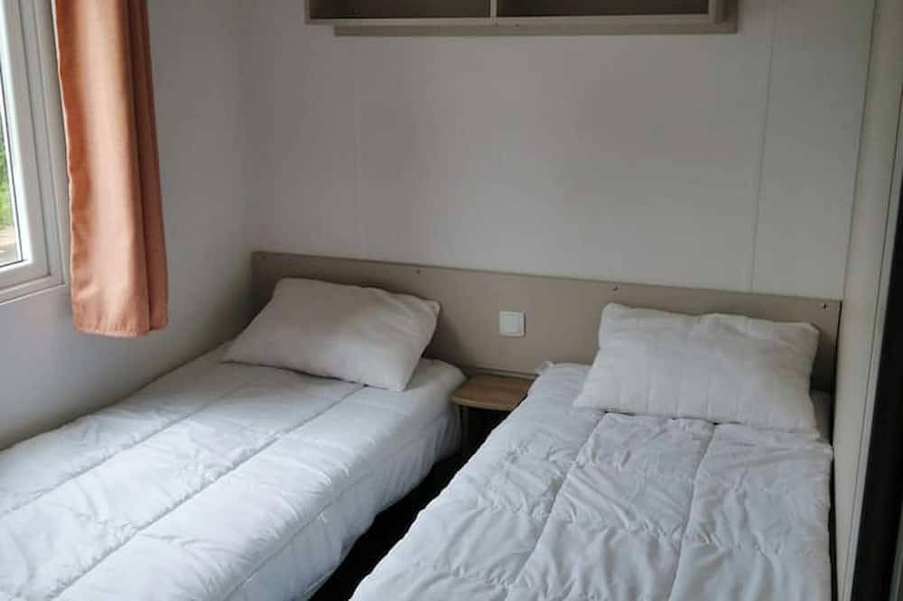 Homerez - Bungalow in Condrieu with pool in Condrieu, Pilat Regional Nature Park