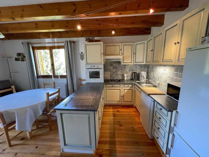 Gîte pour 8 personnes, avec vue et jardin à Matemale - 4