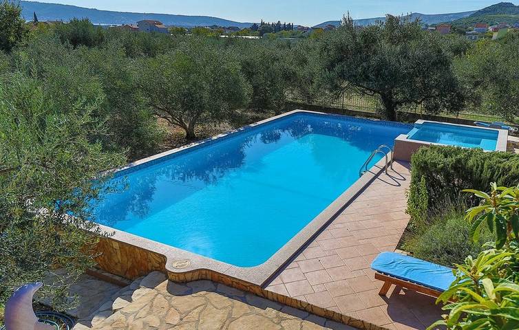 Villa für 10 Personen, mit Pool und Garten sowie Sauna in Kaštela - 2