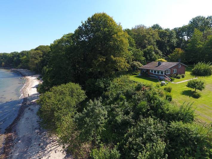 Gemütliches Sommerhäuschen direkt am Meer in Badestrand Dollerupholz, Westerholz