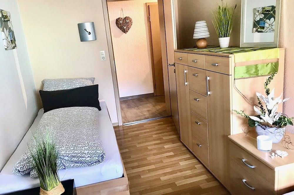 Ganze Wohnung, Fewo 1 An der Rodach-sonnige Erdgeschosswohnung mit Garten in Steinwiesen, Frankenwald