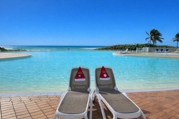 Gîte pour 3 personnes, avec piscine ainsi que balcon et jardin à Saint-François
