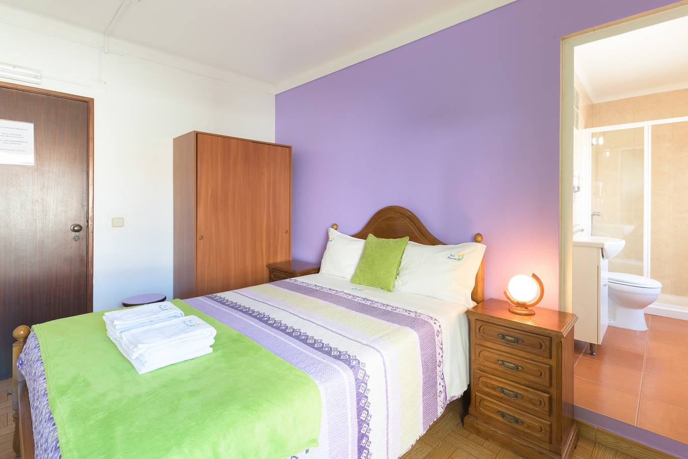 Kamer 'Quarto Lilás' met balkon en draadloos internet, foto 7