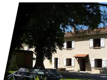 Location de vacances pour 8 personnes, avec terrasse dans Le Vernet (Ariège)