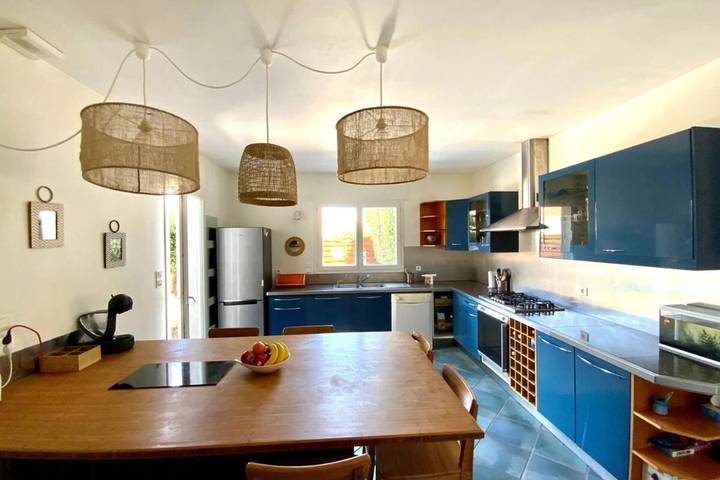 Maison de vacances pour 8 personnes, avec jardin ainsi que balcon et piscine