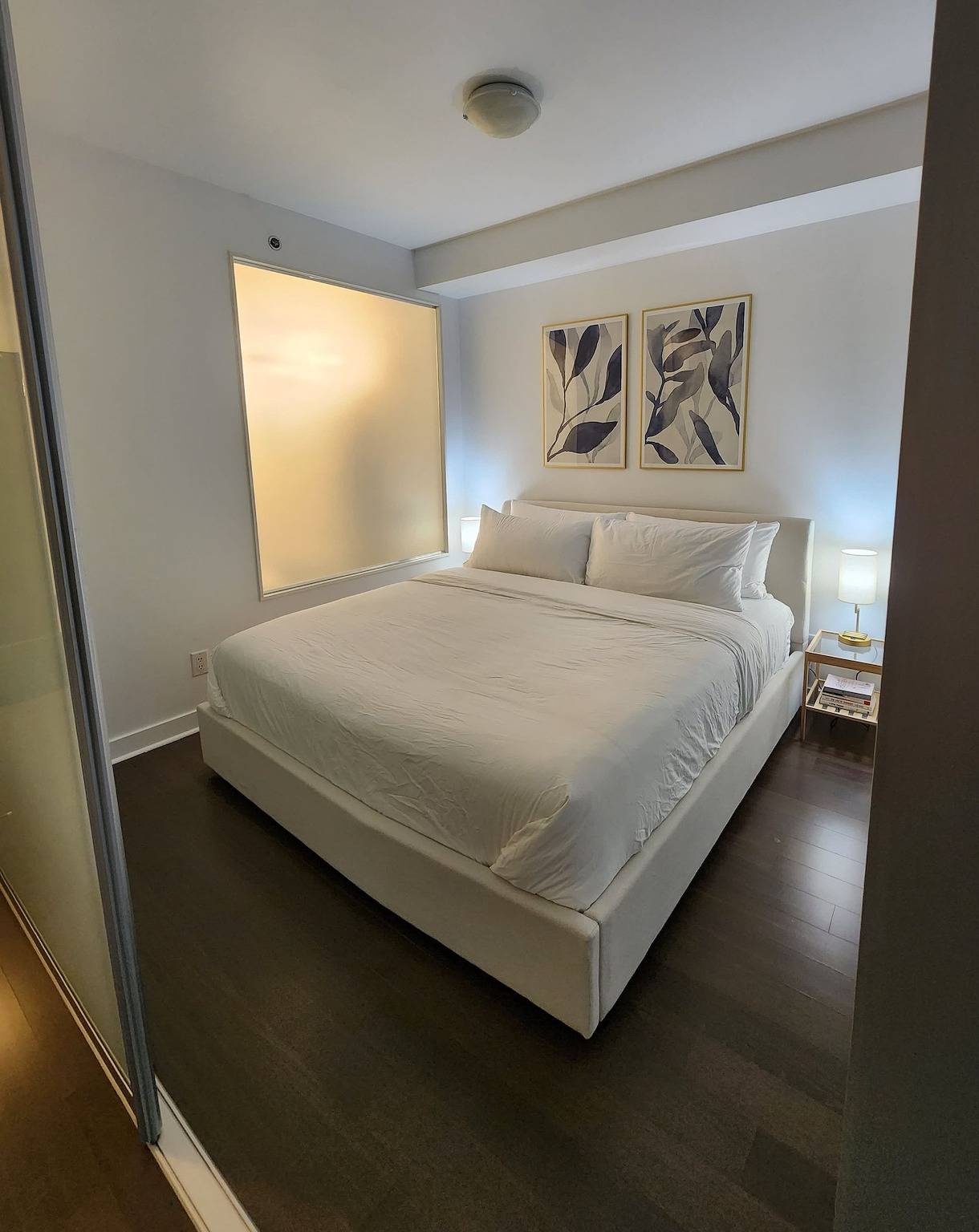 Entire apartment, Toronto Central - Modern Queen St Loft in Toronto, Lake Ontario (Canada)