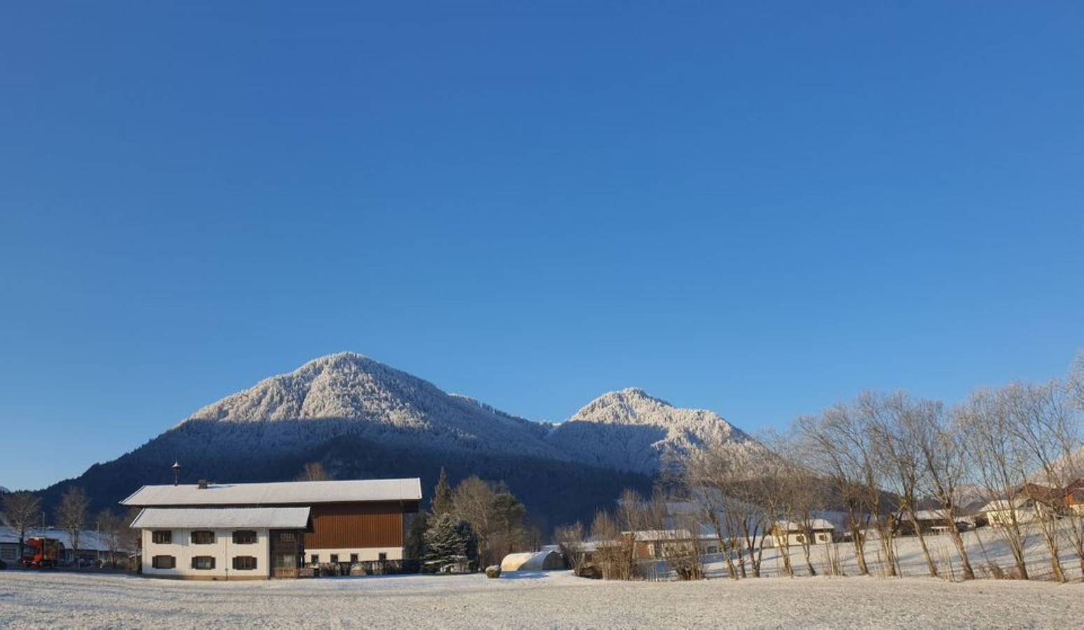 Ganze Ferienwohnung, Ferienwohnung Valentina inkl. Chiemgaukarte - Ferienwohnung 63 qm, Terrasse mit Blick auf die Berge, Schlafzi., Wohnzi., Duwc, max.4 Pers in Ruhpolding, Bayerische Alpen