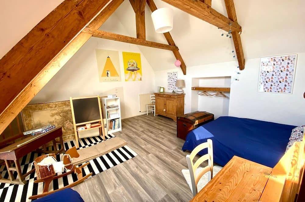 Meublé de tourisme ⭐️⭐️⭐️ Granville center, quiet, patio, 800 m from the beach in Granville, Côte de la Déroute