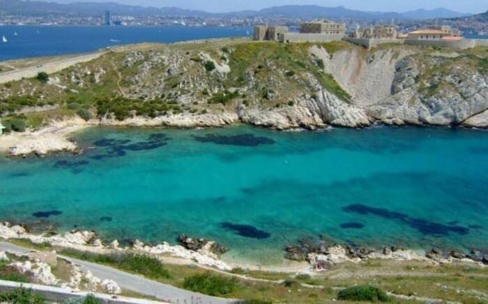 Appartement entier, Location studio mer, île du Frioul, Marseille in Frioul archipelago, Marseille