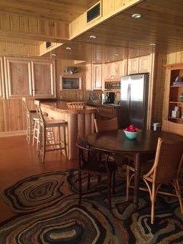 Log Cabin for 12 Guests in Lake Almanor, Plumas County, Picture 2