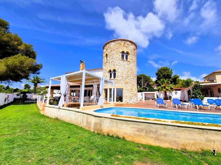 Chalet para 18 personas, con Balcón y Terraza además de Jardín y Piscina en Provincia de Tarragona - 2