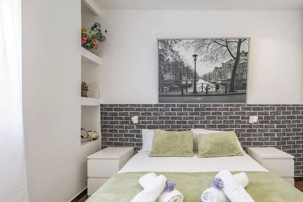 Apartamento entero, Elegante Loft con Altillo y Diseño Moderno |Centro in Tarrasa, Interior de Barcelona