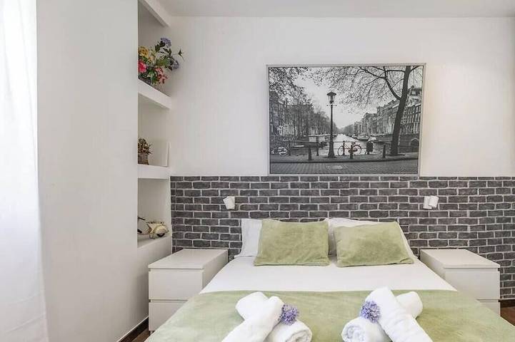 Apartamento entero, Elegante Loft con Altillo y Diseño Moderno |Centro in Tarrasa, Interior de Barcelona