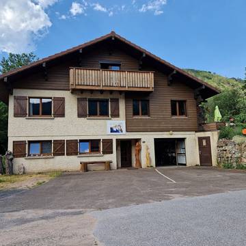 Gîte pour 3 personnes, avec terrasse dans Grand Est