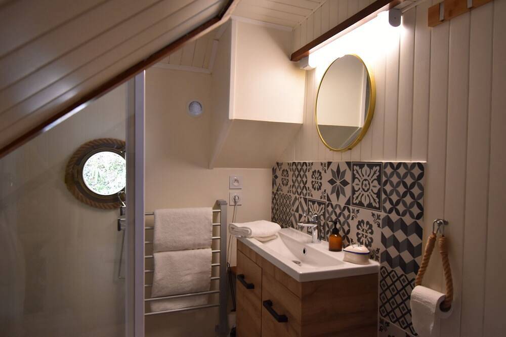 Peniche Spa Le Makara Cottage 2 Bedrooms in Avignon, Vaucluse