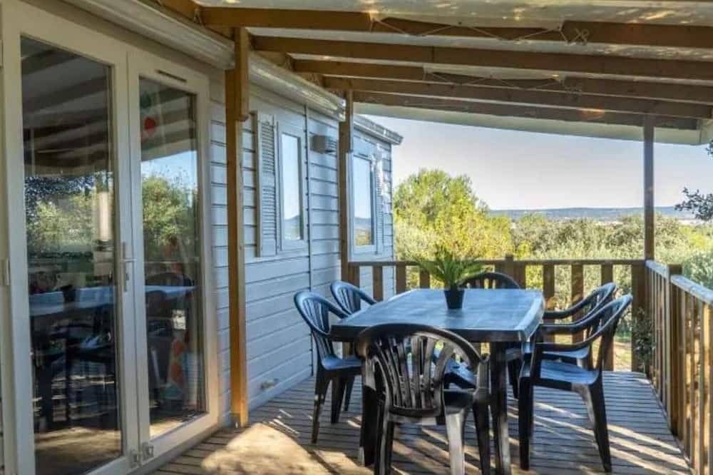 Mobile Home 5 pers, Terrace at La Rouquette in Calvisson, Nimes region
