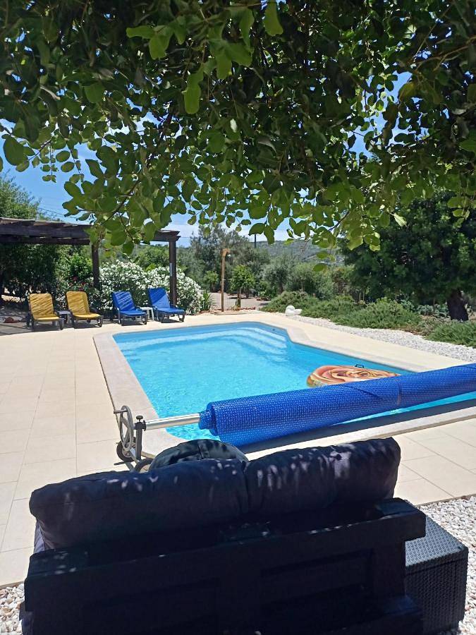 Chambre d’hôte pour 2 personnes, avec jardin ainsi que piscine et vue