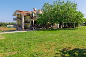 Ferienwohnung für 4 Personen, mit Garten, mit Haustier in Savudrija