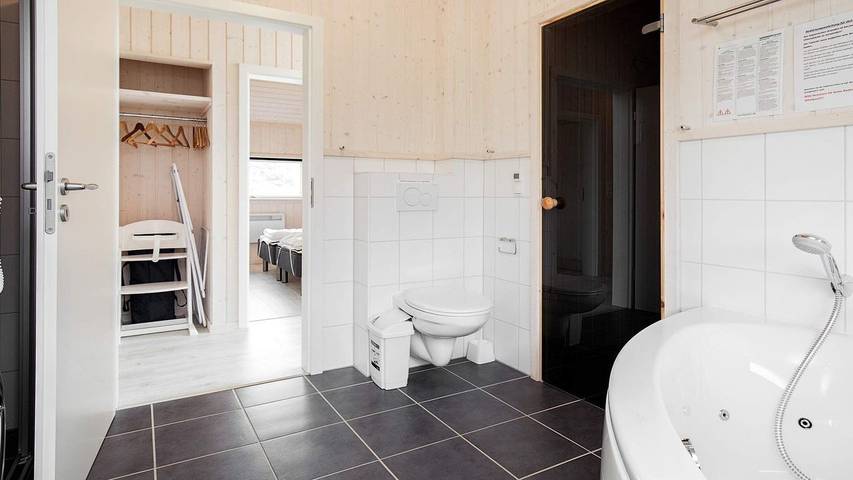 Ferienhaus für 9 Personen, mit Terrasse und Whirlpool sowie Sauna, mit Haustier in Großenbrode - 4