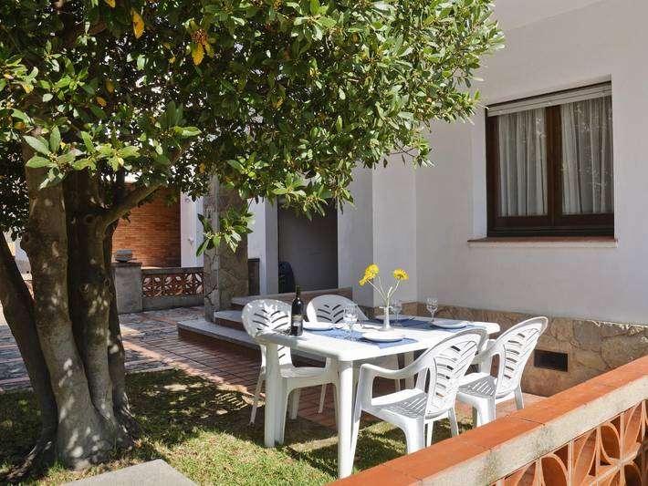 Apartamento de vacaciones para 8 personas, con piscina y jardín - 1