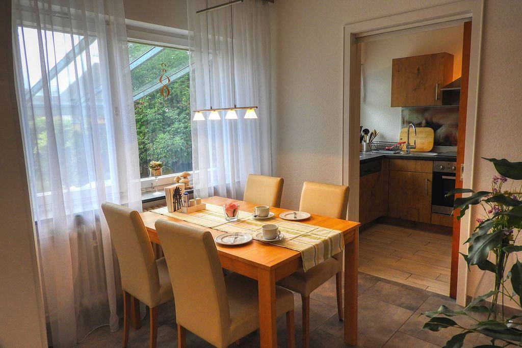 Ganze Ferienwohnung, Haus Gartenstraße - 4-Zimmer-Ferienwohnung im Eg mit Terrasse in Öhningen, Untersee
