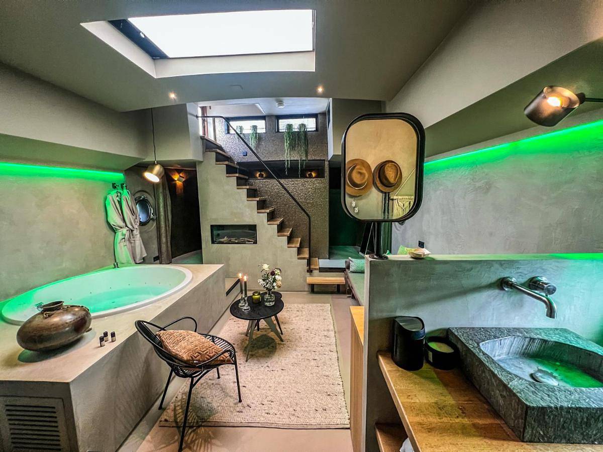 Boat & Boost Amsterdam in Amsterdam Oost, Côte hollandaise