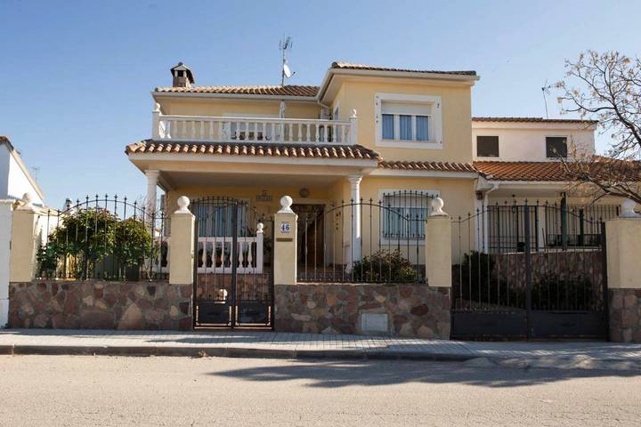 Casa rural para 5 personas, con Terraza además de Jardín y Vistas en Montes de Toledo