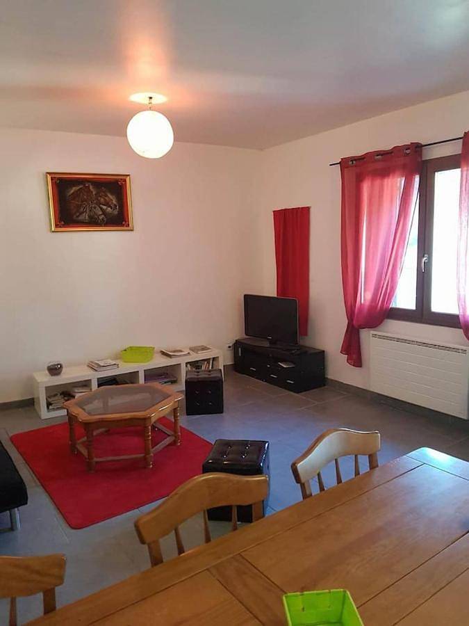 Gîte pour 6 personnes, avec piscine, animaux acceptés à Octon