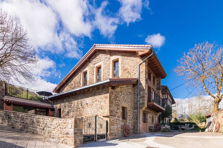 Appartamento intero, Appartamento 'Las Casucas De Somavía 1' con Vista Montagna, Terrazza in Comune e Wi-Fi in San Miguel de Aguayo, Montagne Cantabriche