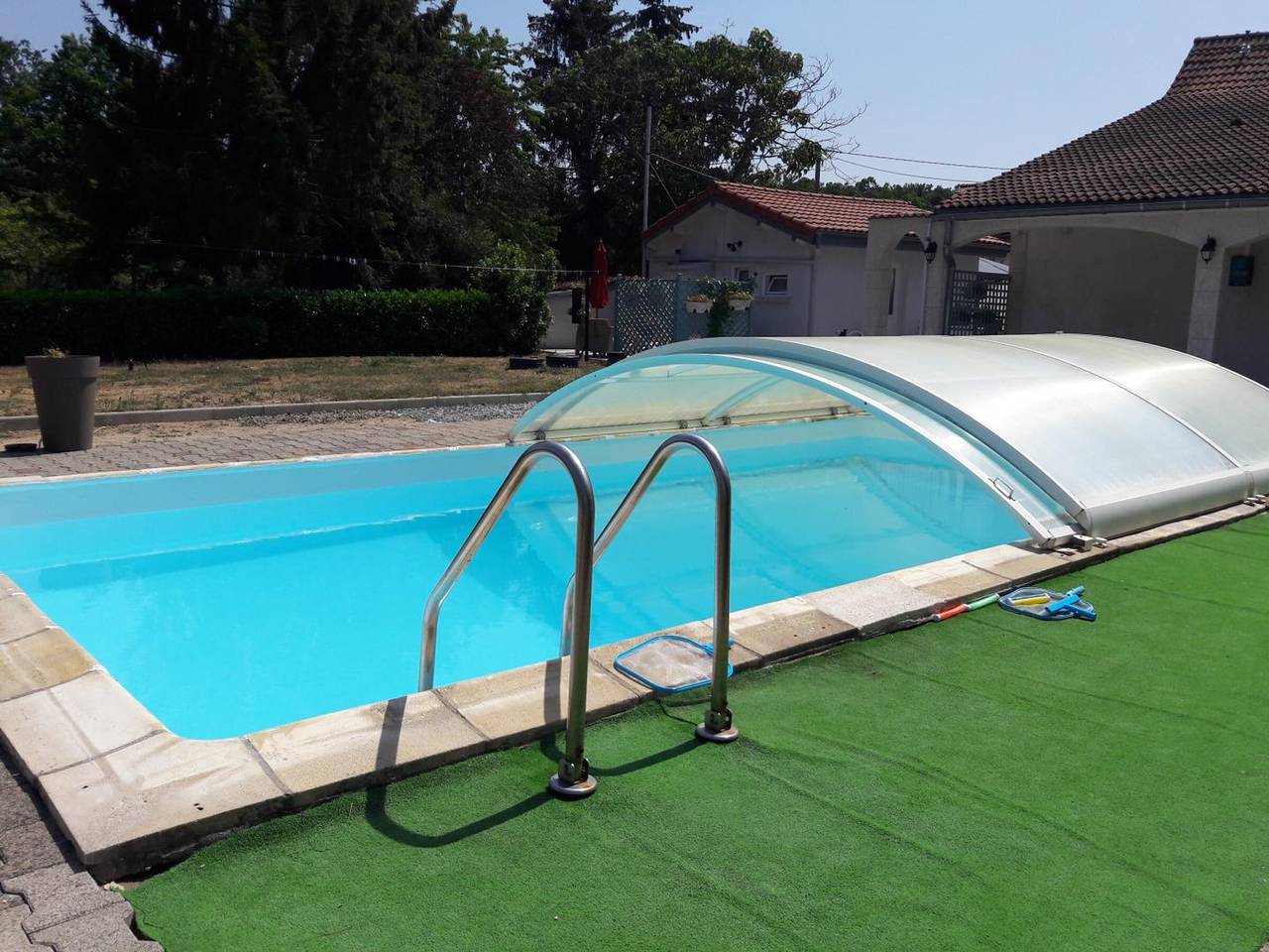 Studio entier, Studio à la campagne avec piscine partagée et jardin in Vendat, Région de Vichy