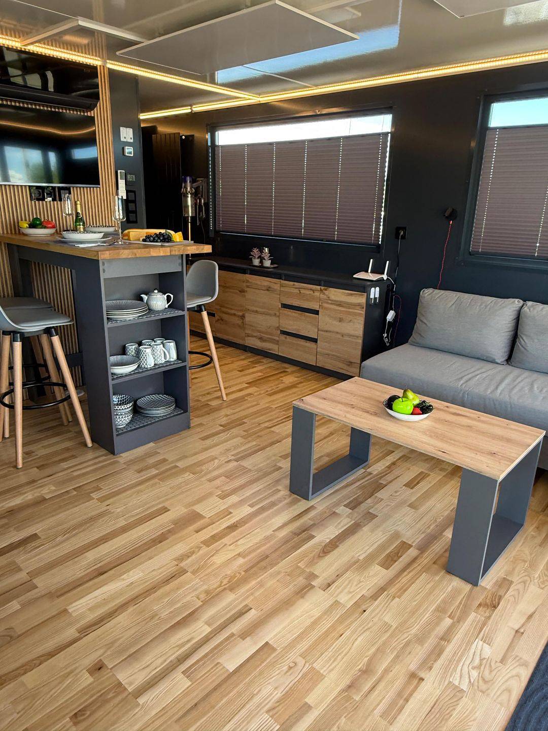 Hausboot Baltic Loft – Exklusives Wohnerlebnis direkt auf der Ostsee auf Fehmarn in Fehmarnsund, Fehmarn