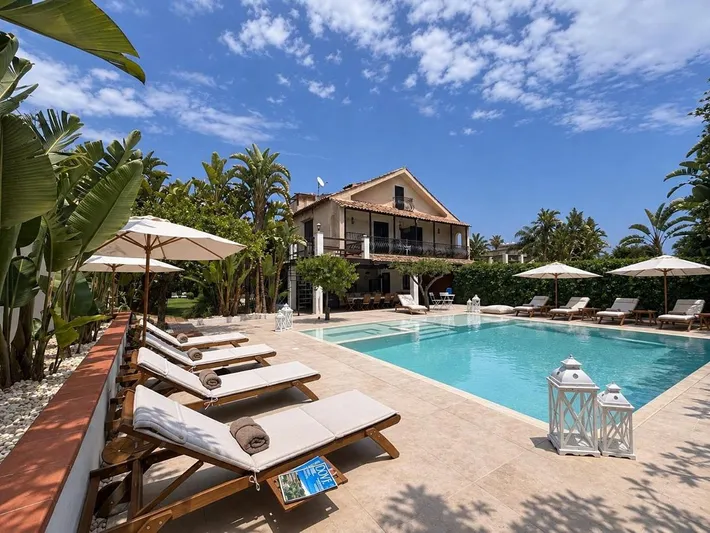 Villa per 18 persone, con piscina e giardino nonché panorama, con animali domestici - 1