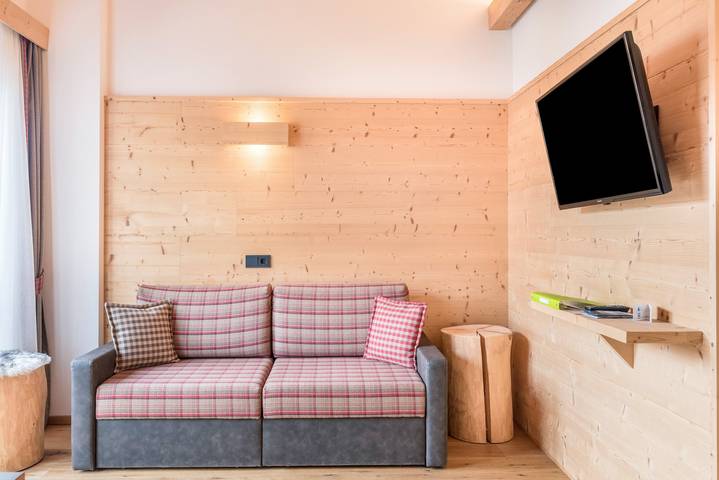 Hel lejlighed, Holiday Apartment 'Hatzes App Raschötz' with Mountain View, Balcony and Wi-Fi in Tschöfas, Lajen