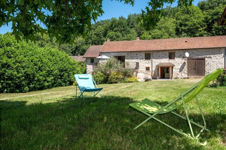 Gîte pour 8 personnes, avec Terrasse ainsi que Jardin et Vue