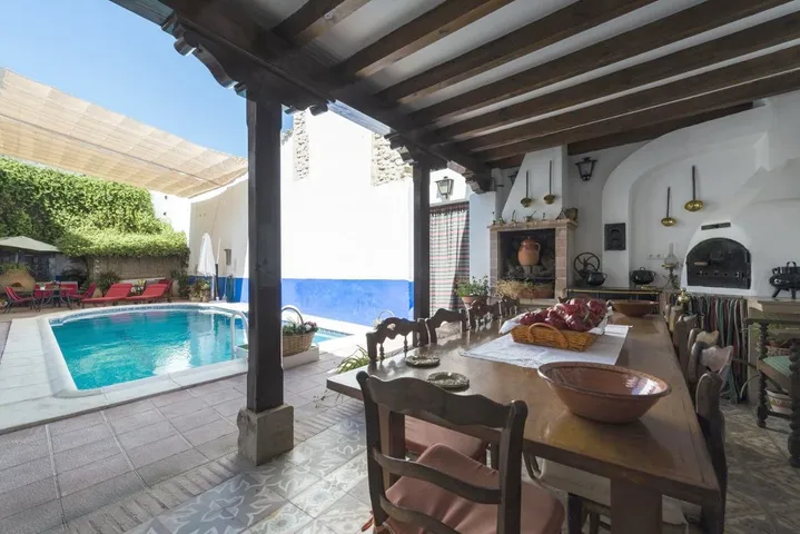 Hôtel pour 4 personnes, avec jardin ainsi que piscine et terrasse - 1