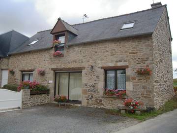 Gîte pour 6 personnes, avec jardin et terrasse, animaux acceptés à Corseul