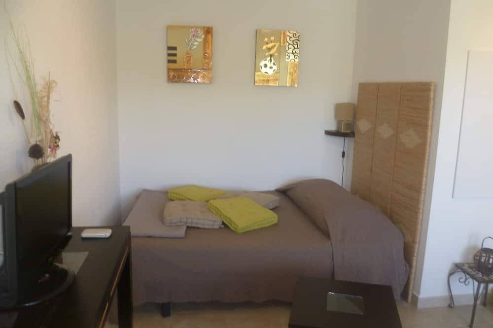 Geheel appartement, Leuke studio, rustig, op 2 minuten van de jachthaven van St Florent. in Saint-Florent, Calvi en omgeving