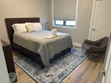 Vacation Rental for 4 Guests in Traverse City, Grand Traverse County, Picture 2