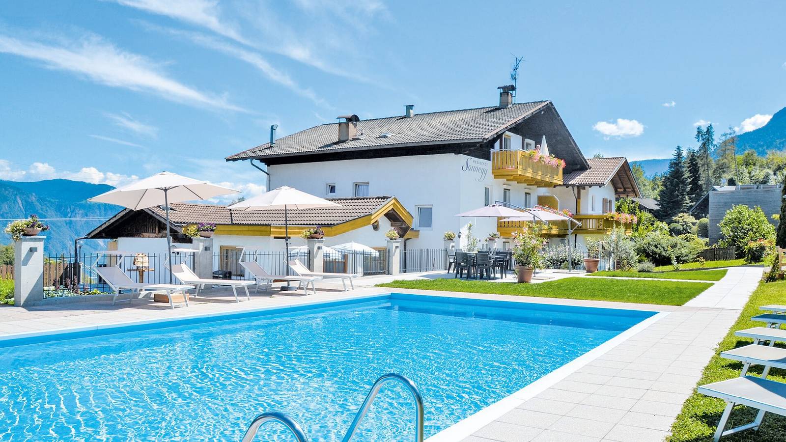 Apartamento entero, Apartamento 'Residence Sonnegg 6' con vistas a la montaña, piscina compartida y Wi-Fi in Völlan, Lana (Italia)
