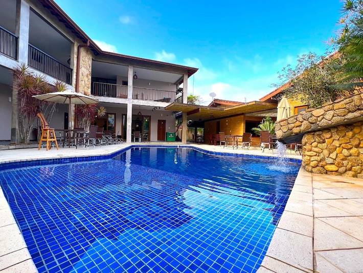 Pousadas para 2 pessoas, com piscina e jardim e ainda vista em Ubatuba