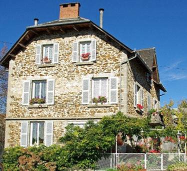 Appartement entier, Appartement 2 - vacances familiales 2ème étage Calvinet in Puycapel, Région d'Aurillac