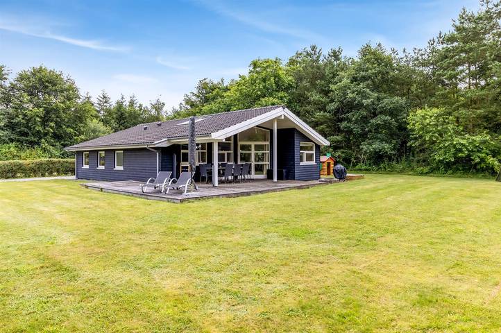 Ferienhaus für 8 Personen, mit Whirlpool und Terrasse sowie Garten und Pool in Arrild