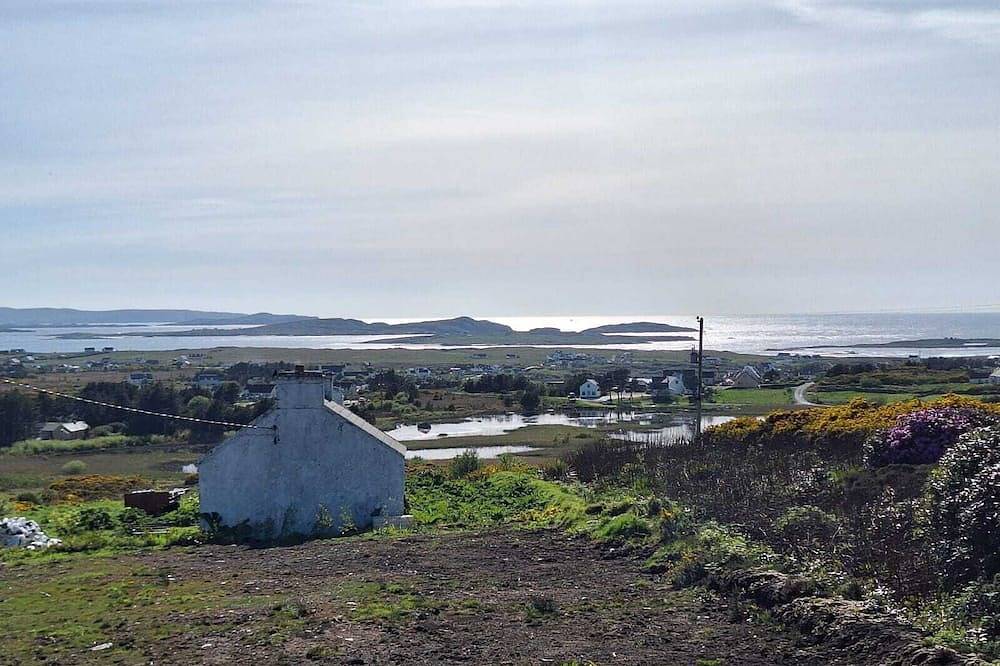 Gweedore Seaview Cottage in Glenties, County Donegal